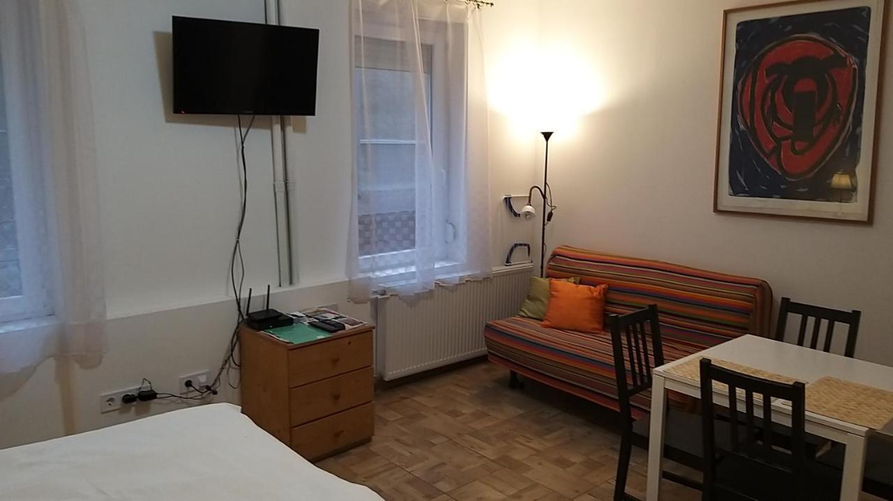 O-Ujlak Apartman Budapest Exteriör bild